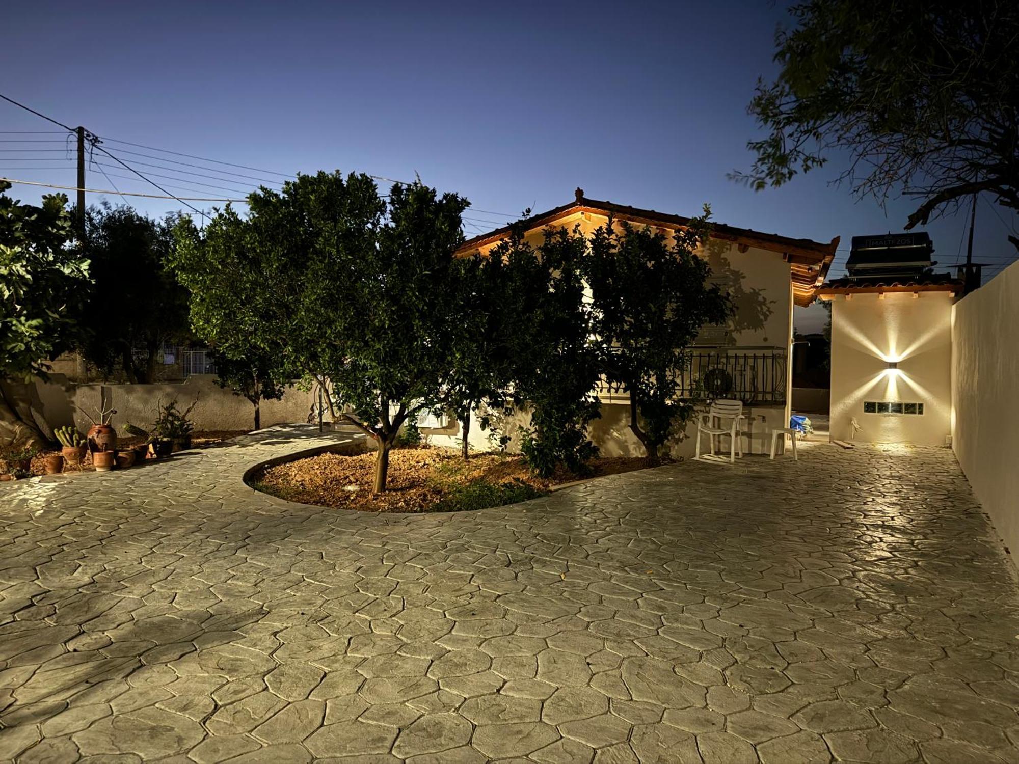 Secret Garden Airport-beach 300m From Famous Davis Apartment